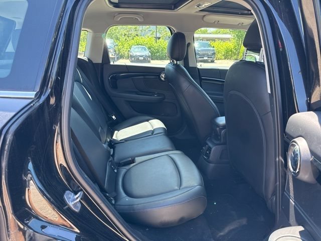 Used 2019 MINI Cooper Countryman ALL4 w/ Premium Package AWD/4WD image 16