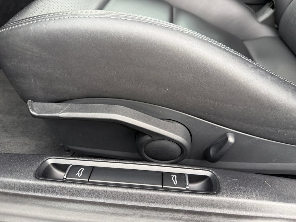 Used 2019 Porsche 718 Cayman RWD image 34