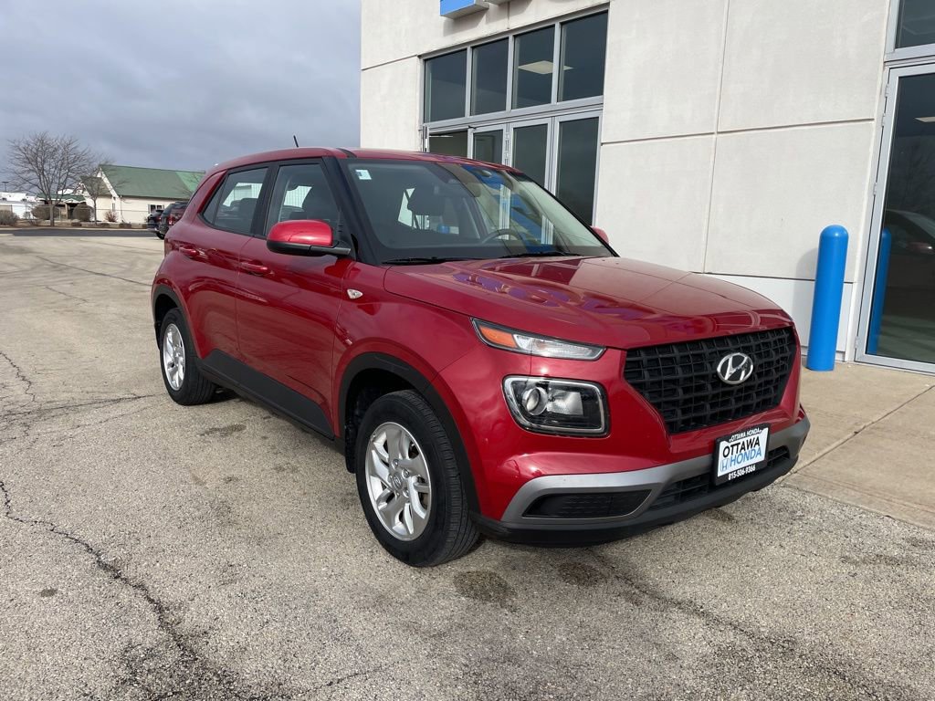 Used 2023 Hyundai Venue SE image 1