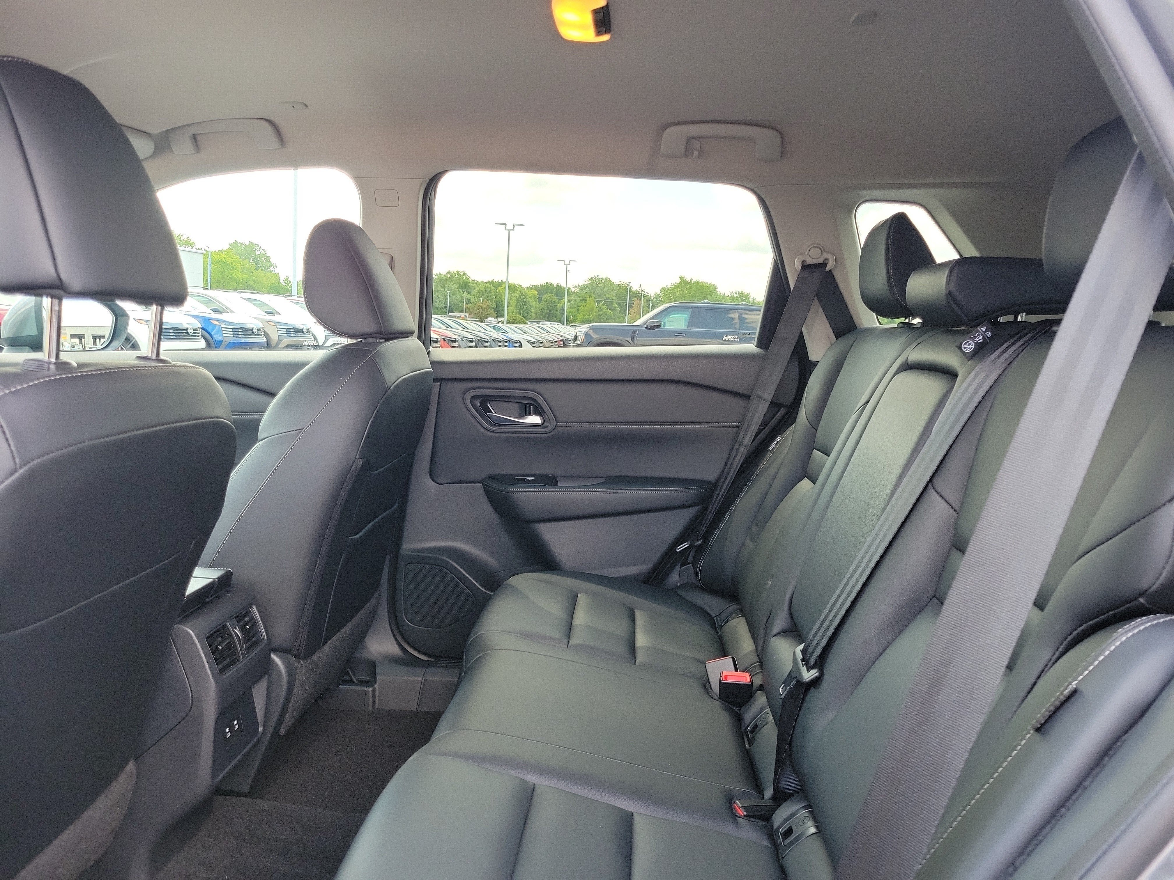Certified 2025 Nissan Rogue SL AWD/4WD image 11