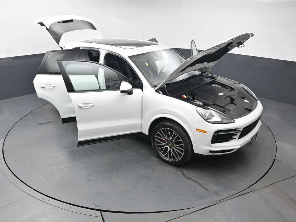 Used 2022 Porsche Cayenne AWD/4WD image 58