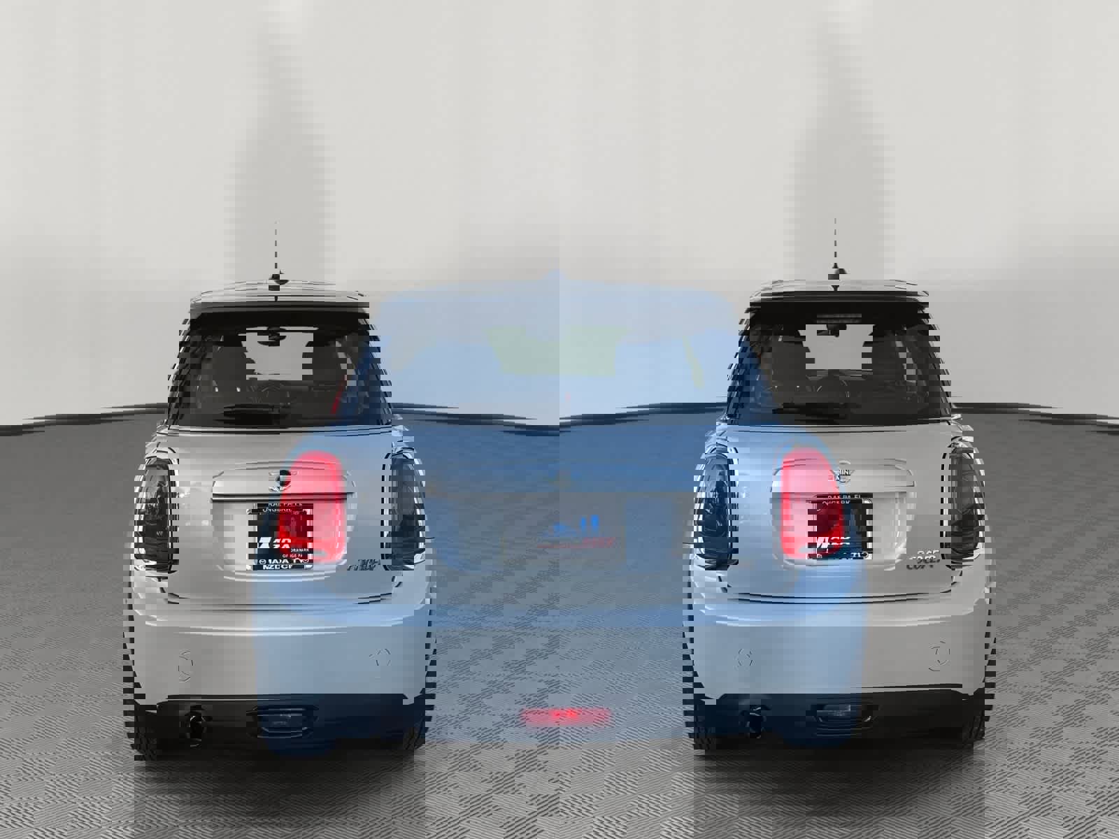 Used 2014 MINI Cooper 2-Door Hardtop image 6