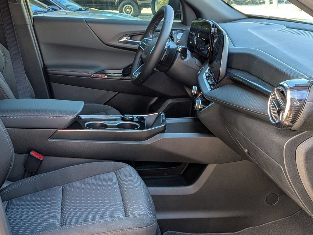 New 2026 Chevrolet Equinox LT w/ Midnight Edition FWD image 23