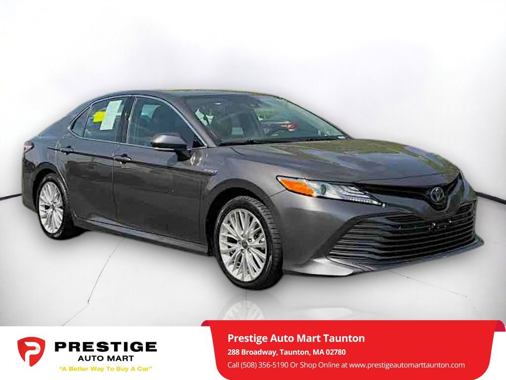 Used 2020 Toyota Camry XLE w/ Sunroof Package