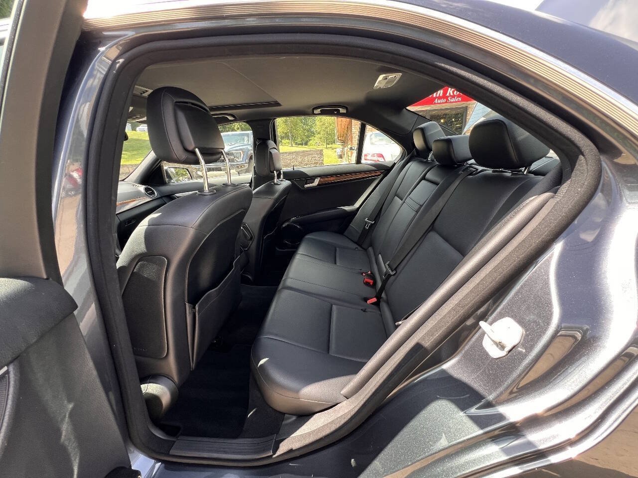 Used 2013 Mercedes-Benz C 300 4MATIC Sedan image 20
