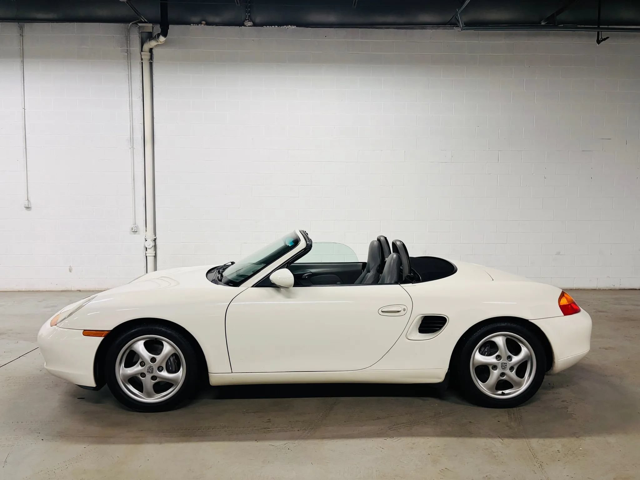Used 2000 Porsche Boxster RWD image 5