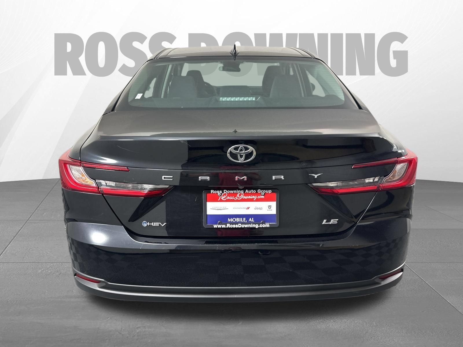 Used 2025 Toyota Camry LE FWD image 5