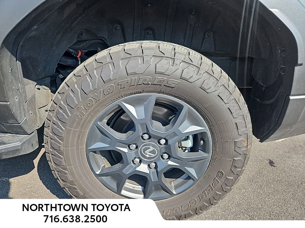 Used 2024 Lexus GX 550 image 17