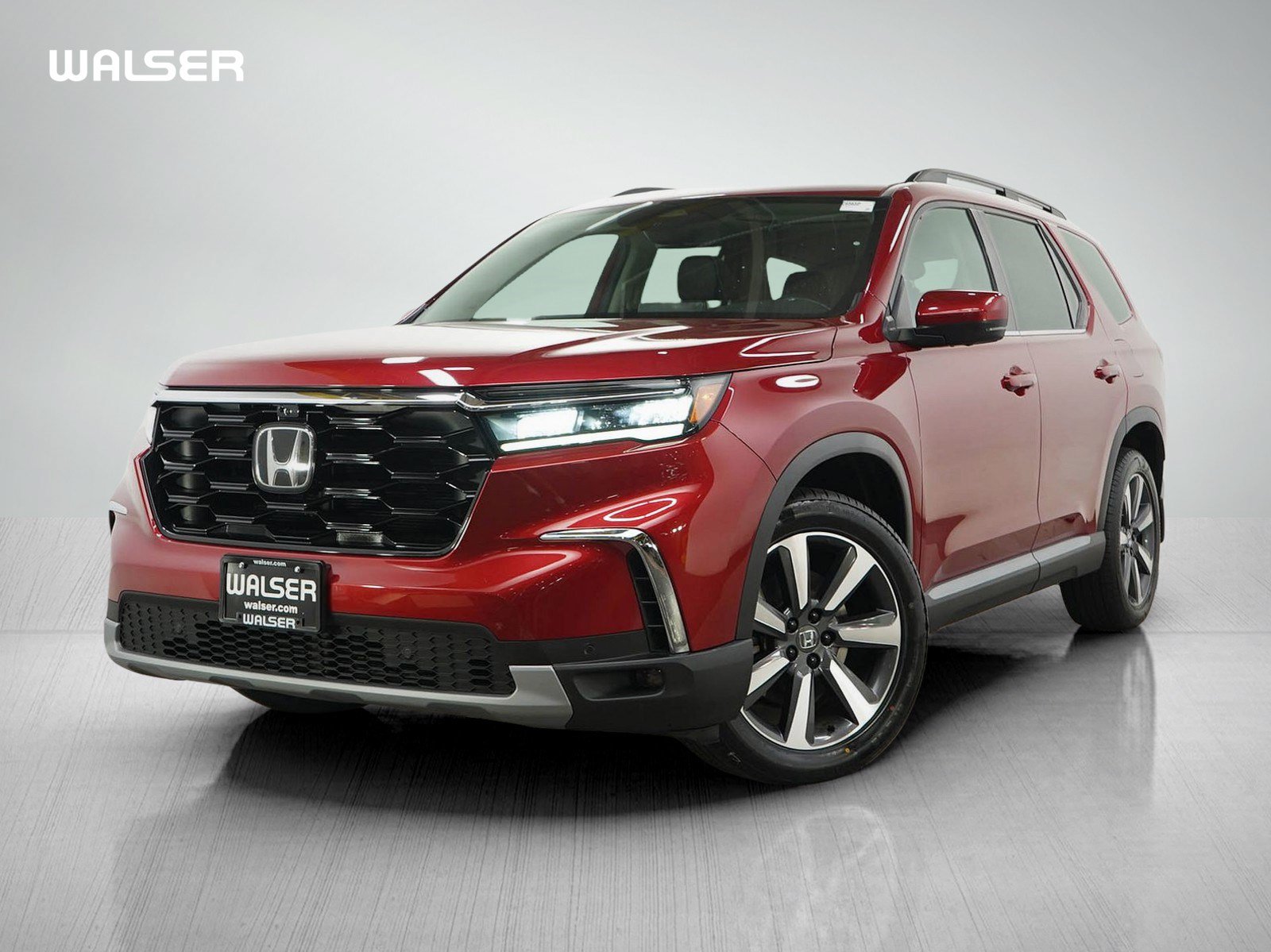 Used 2023 Honda Pilot Touring image 1