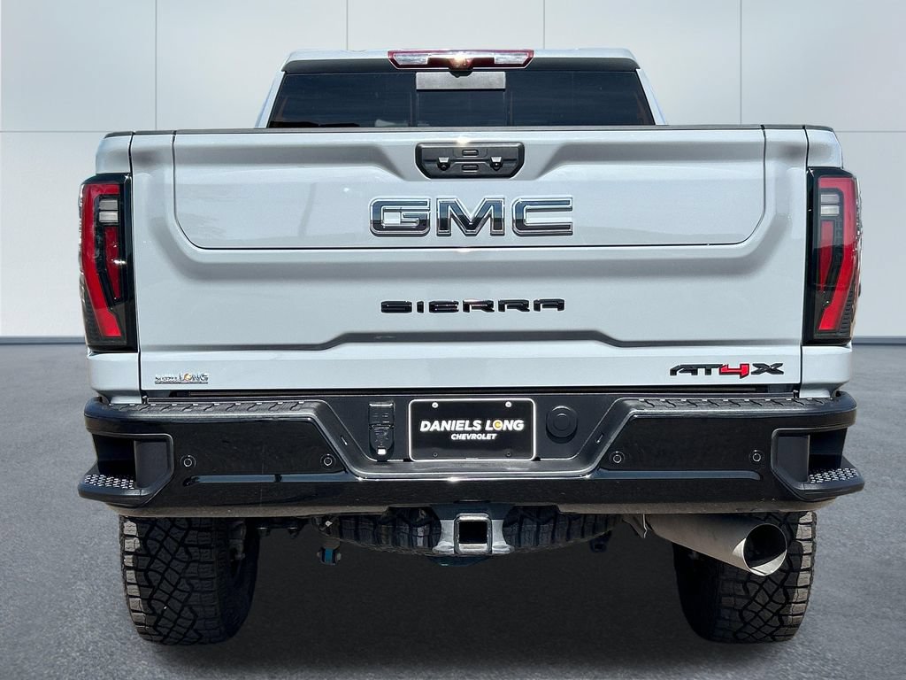 Used 2025 GMC Sierra 2500 AT4X AWD/4WD image 4