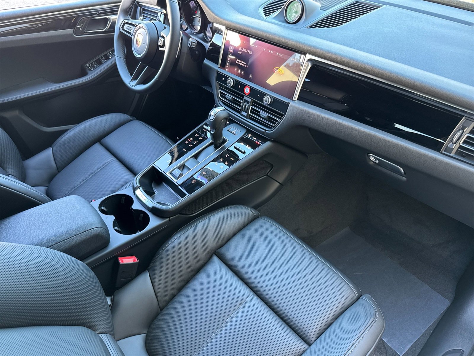 New 2026 Porsche Macan image 16