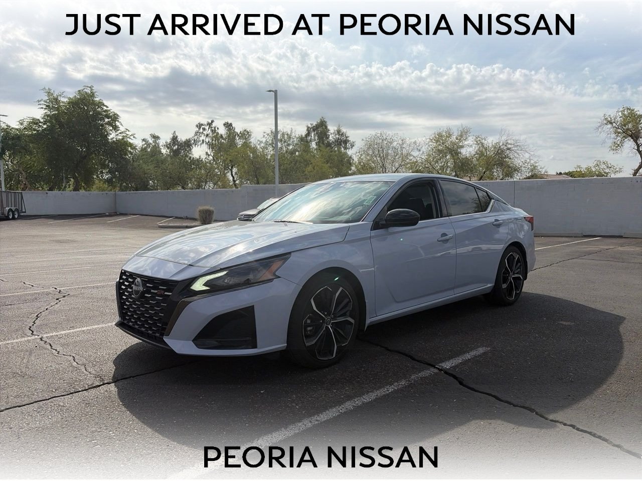 Used 2023 Nissan Altima 2.5 SR FWD image 1