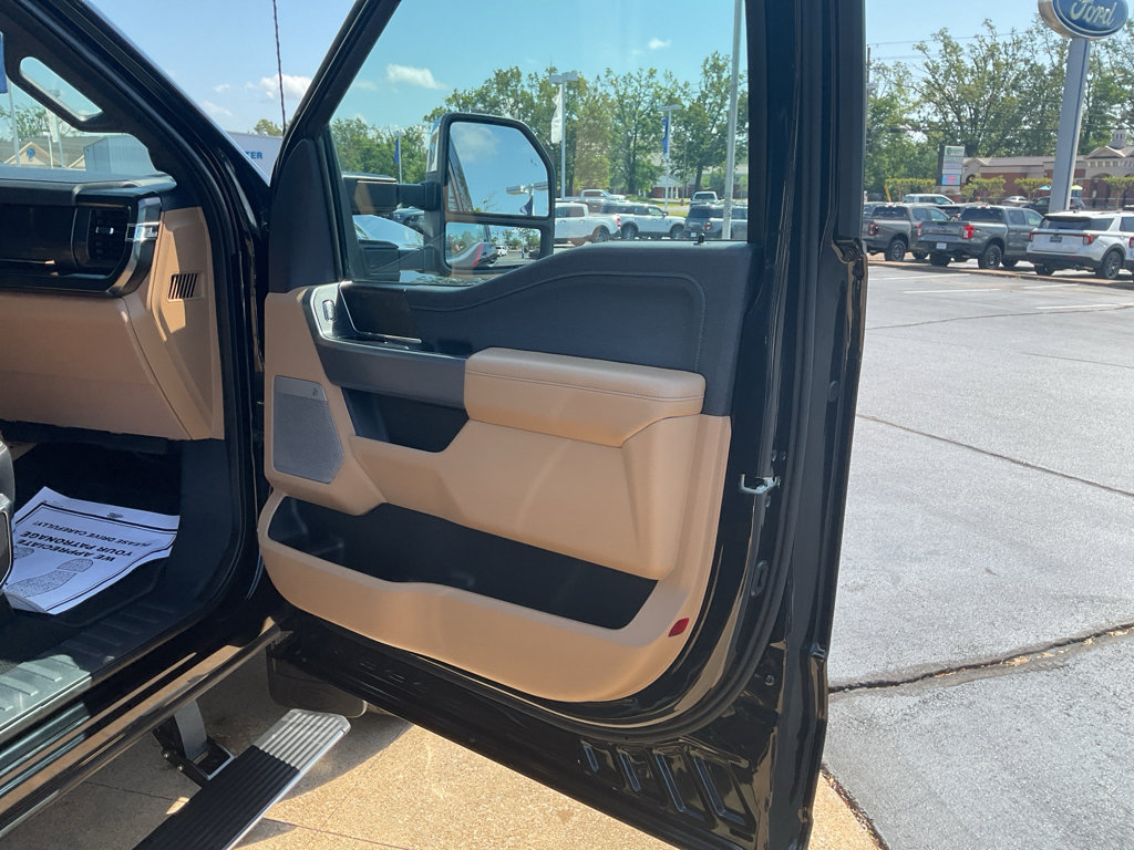 Used 2023 Ford F350 Lariat w/ Lariat Ultimate Package AWD/4WD image 8