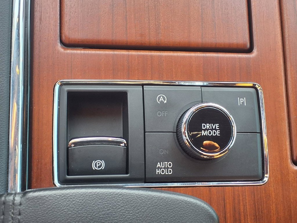 Used 2024 Lincoln Navigator Reserve AWD/4WD image 8