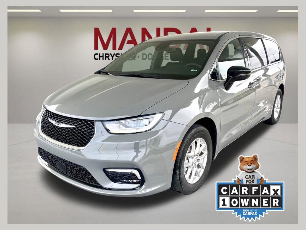 Used 2025 Chrysler Pacifica Select FWD image 1