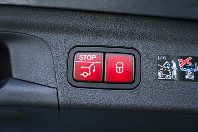 New 2026 Mercedes-Benz GLE 450e 4MATIC image 11