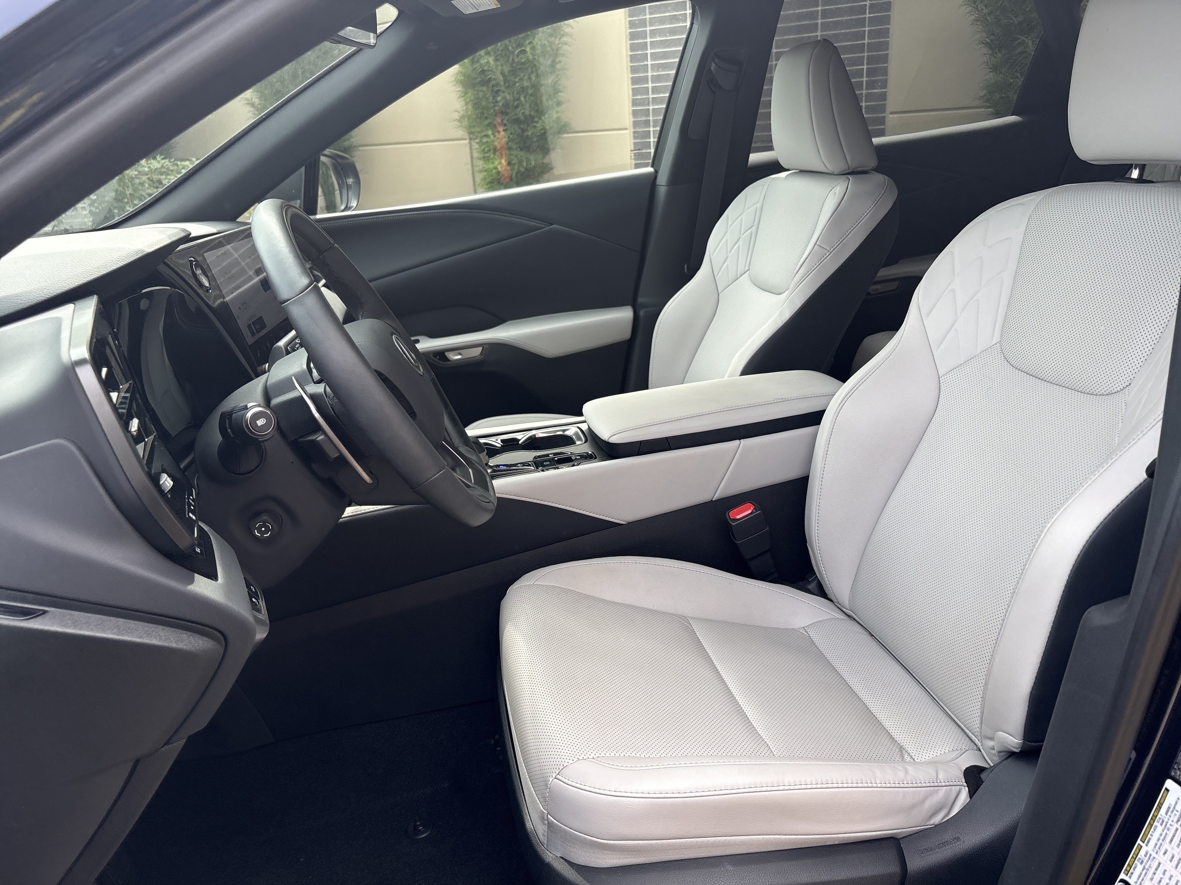 Certified 2025 Lexus RX 350h w/ Accessory Package AWD/4WD image 16