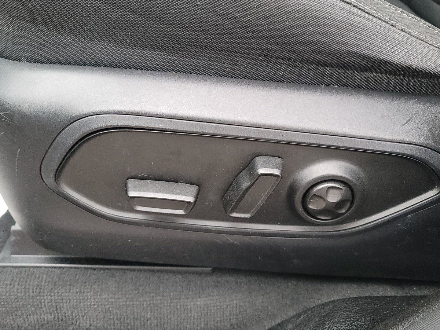 Used 2023 Jeep Grand Cherokee Laredo w/ Luxury Tech Group I image 20