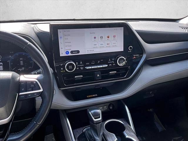 Used 2023 Toyota Highlander Limited image 6