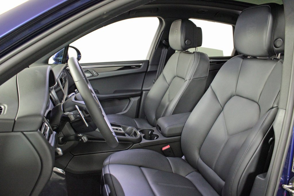Used 2025 Porsche Macan image 5