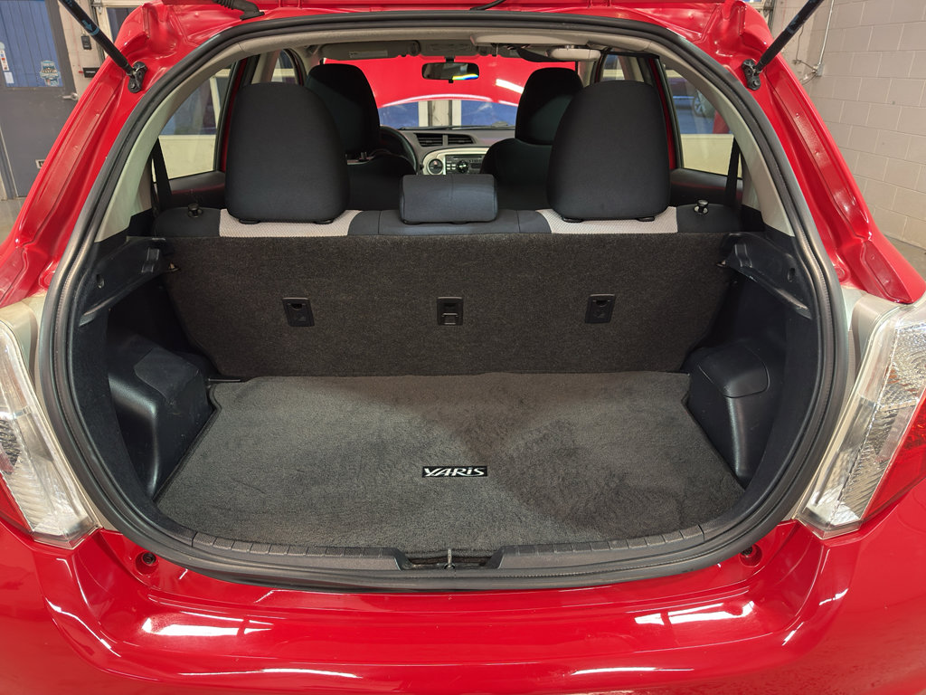 Used 2014 Toyota Yaris L FWD image 27