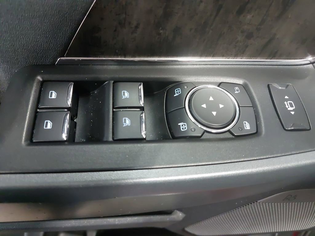 Used 2024 Ford F350 Lariat AWD/4WD image 28