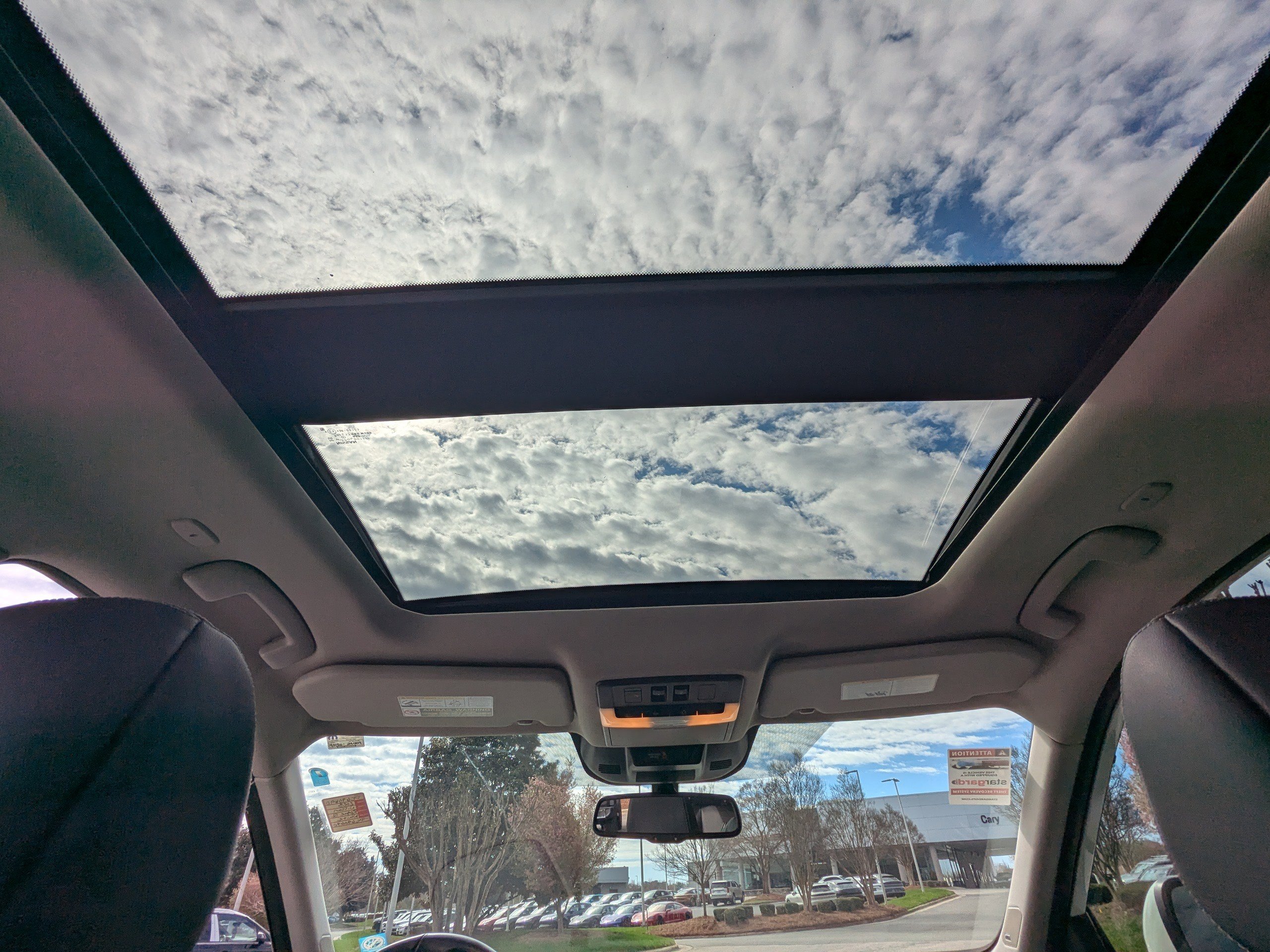 Used 2023 Nissan Rogue SL w/ SL Premium Package image 13