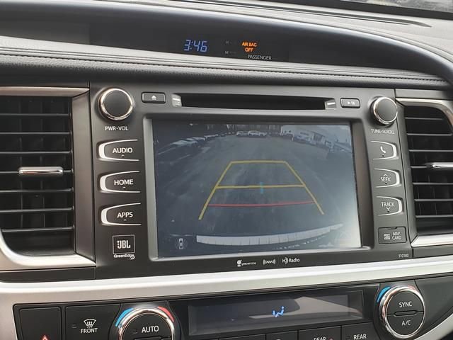 Used 2018 Toyota Highlander Limited Platinum image 16