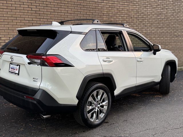 Used 2021 Toyota RAV4 XLE Premium image 49