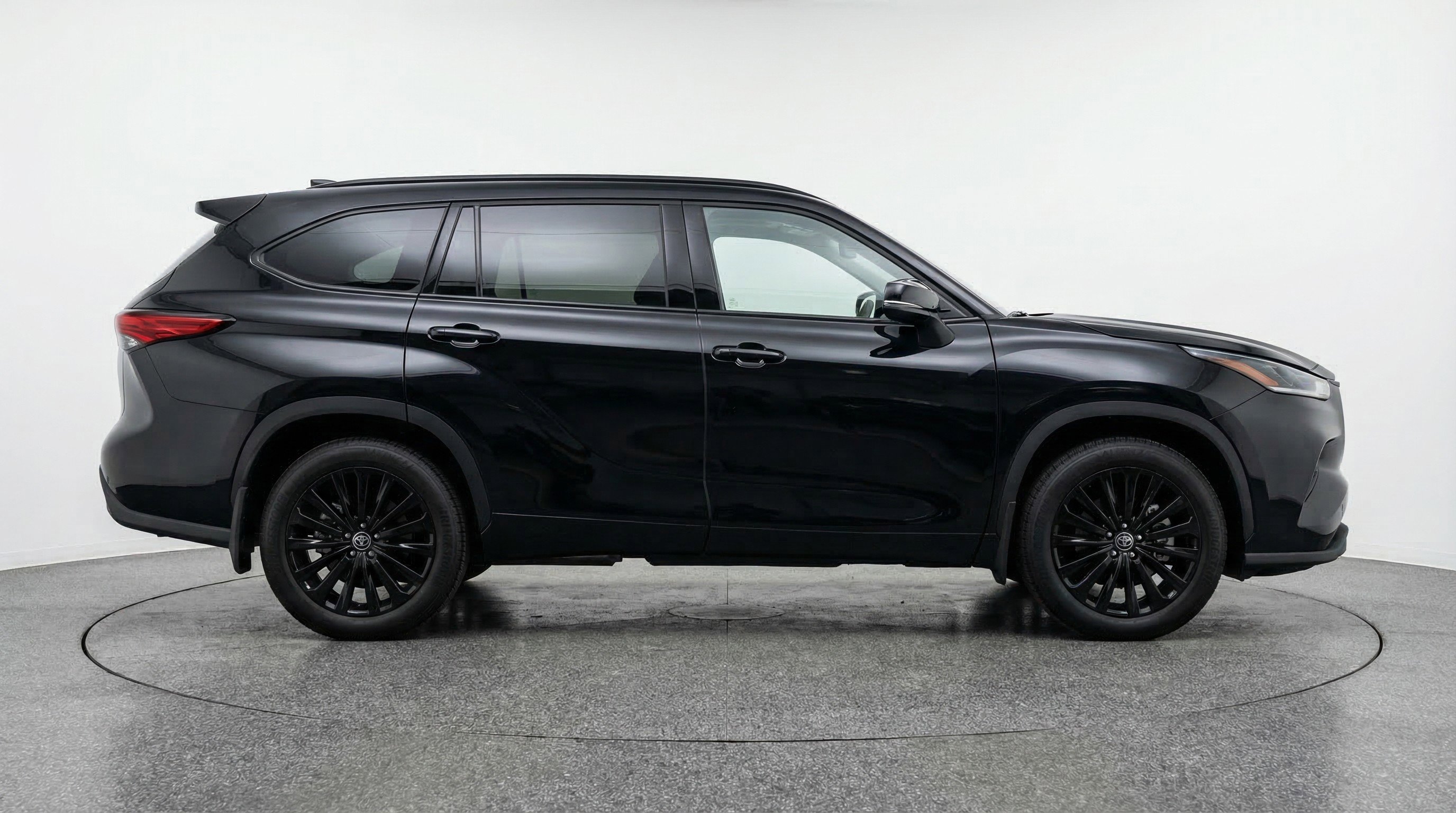 Used 2025 Toyota Highlander XSE image 11