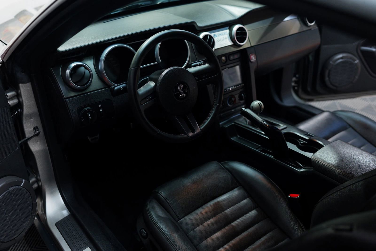 Used 2009 Ford Mustang Shelby GT500 RWD image 25