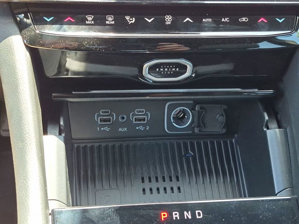 New 2026 Jeep Grand Cherokee Altitude RWD image 16