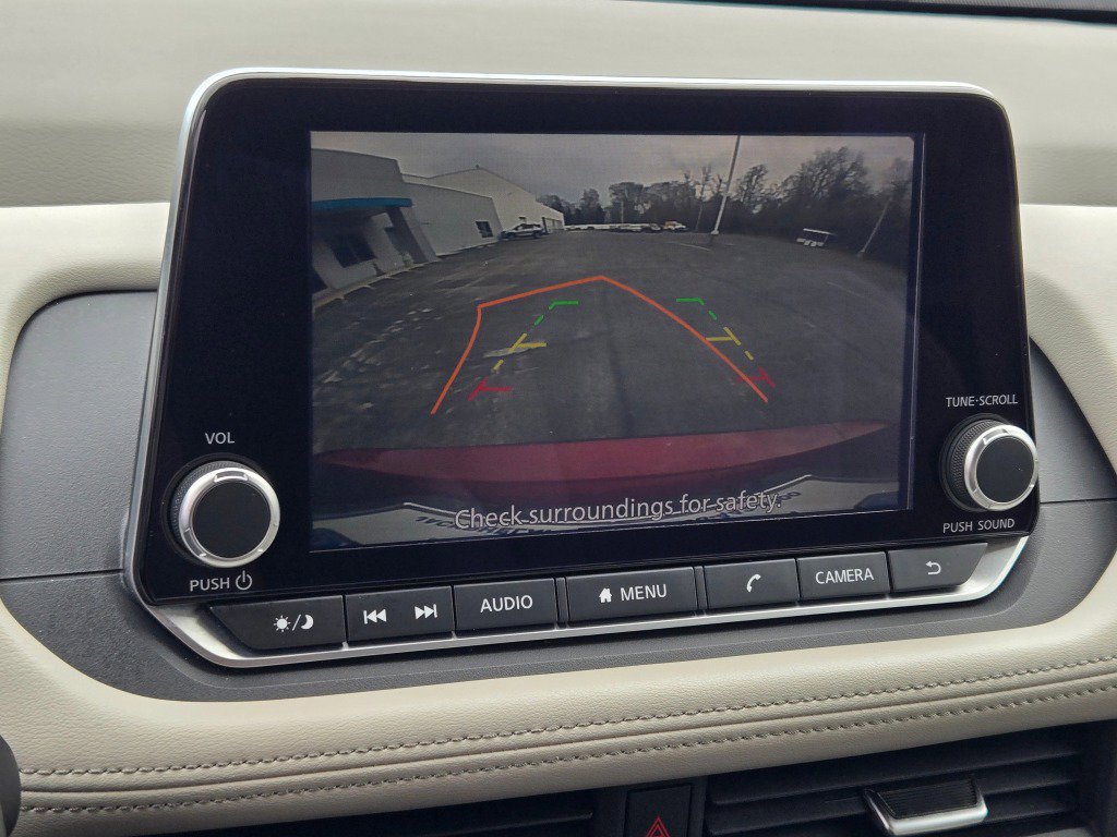 Used 2025 Nissan Rogue SV AWD/4WD image 26