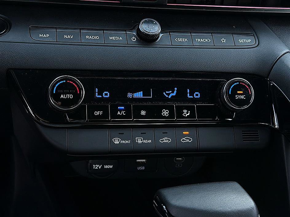 Certified 2025 Hyundai Elantra SEL image 13