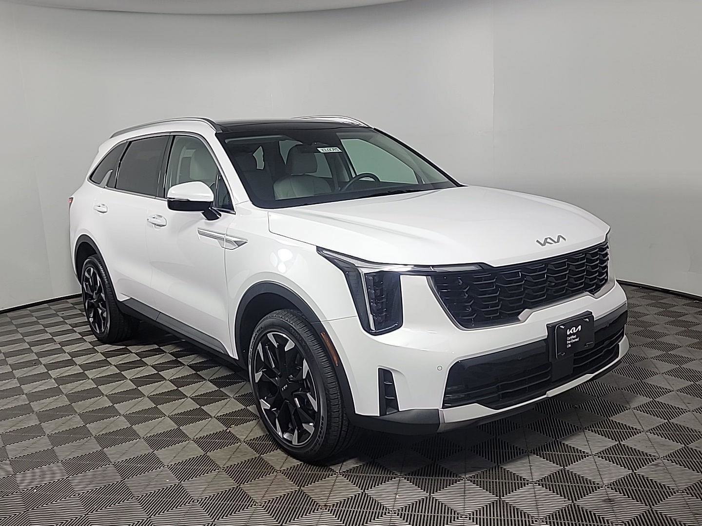 Used 2025 Kia Sorento EX w/ Panoramic Sunroof Package