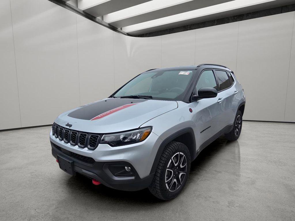 Used 2025 Jeep Compass Trailhawk AWD/4WD image 1
