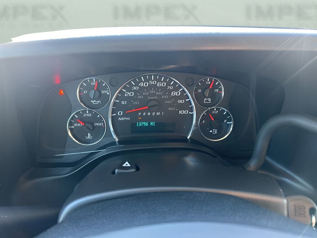 Used 2024 Chevrolet Express 2500 w/ Driver Convenience Package RWD image 18