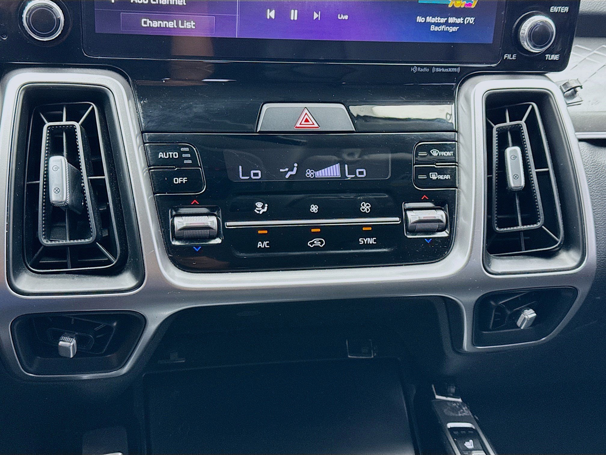 Used 2022 Kia Sorento S FWD image 12