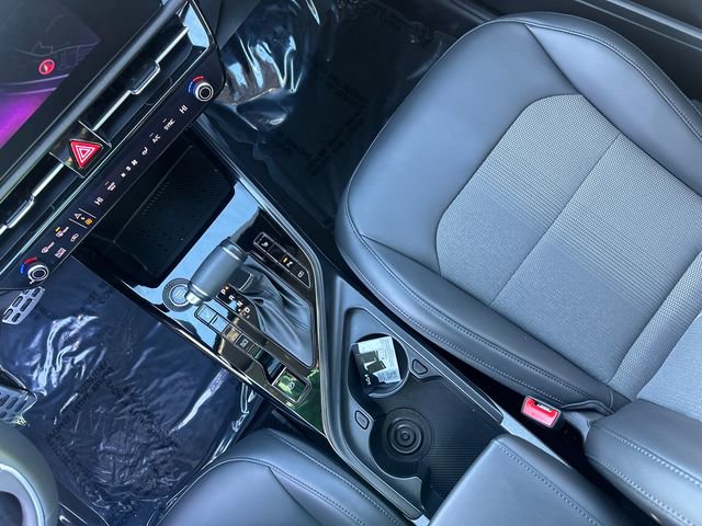 Used 2024 Kia Niro EX Touring image 35