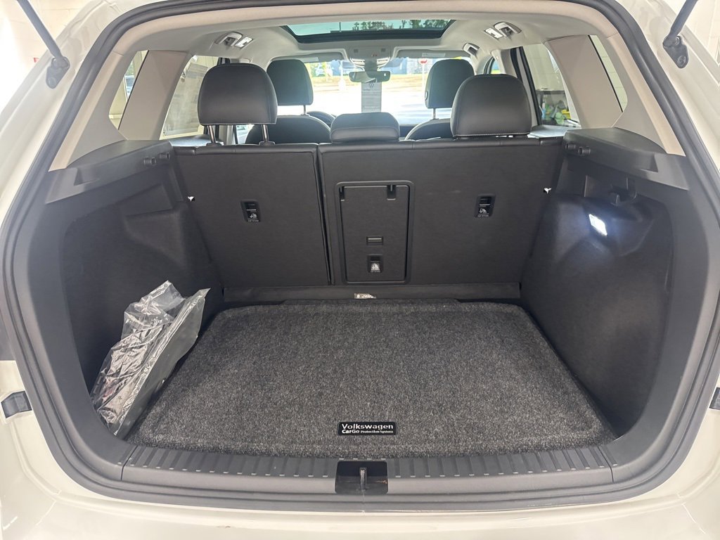 Certified 2025 Volkswagen Taos SE image 27