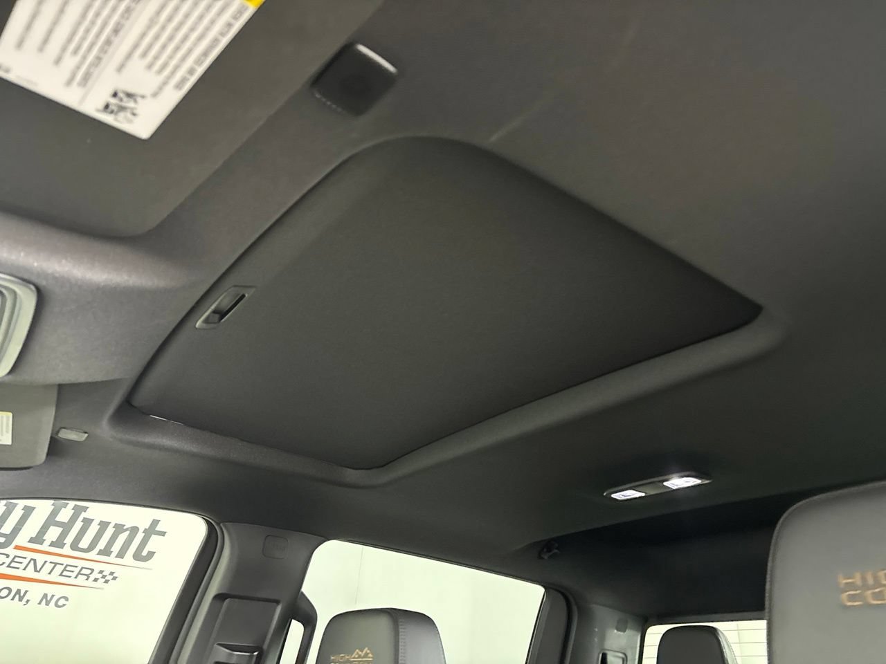 Used 2025 Chevrolet Silverado 3500 High Country w/ Technology Package AWD/4WD image 10