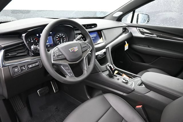 New 2026 Cadillac XT5 Sportv w/ LPO, Floor Liner Package AWD/4WD image 14