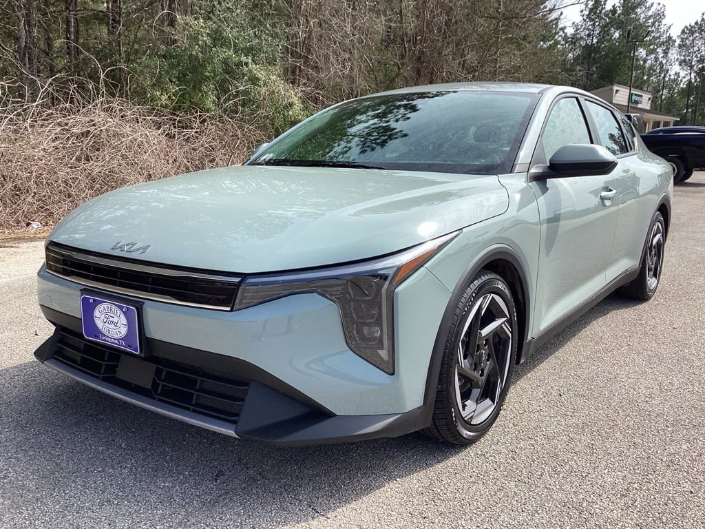 Used 2025 Kia K4 EX image 3