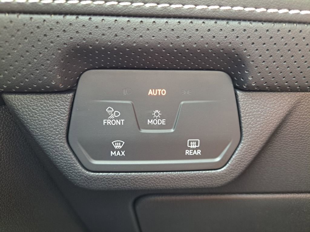 New 2026 Volkswagen Atlas SE image 15