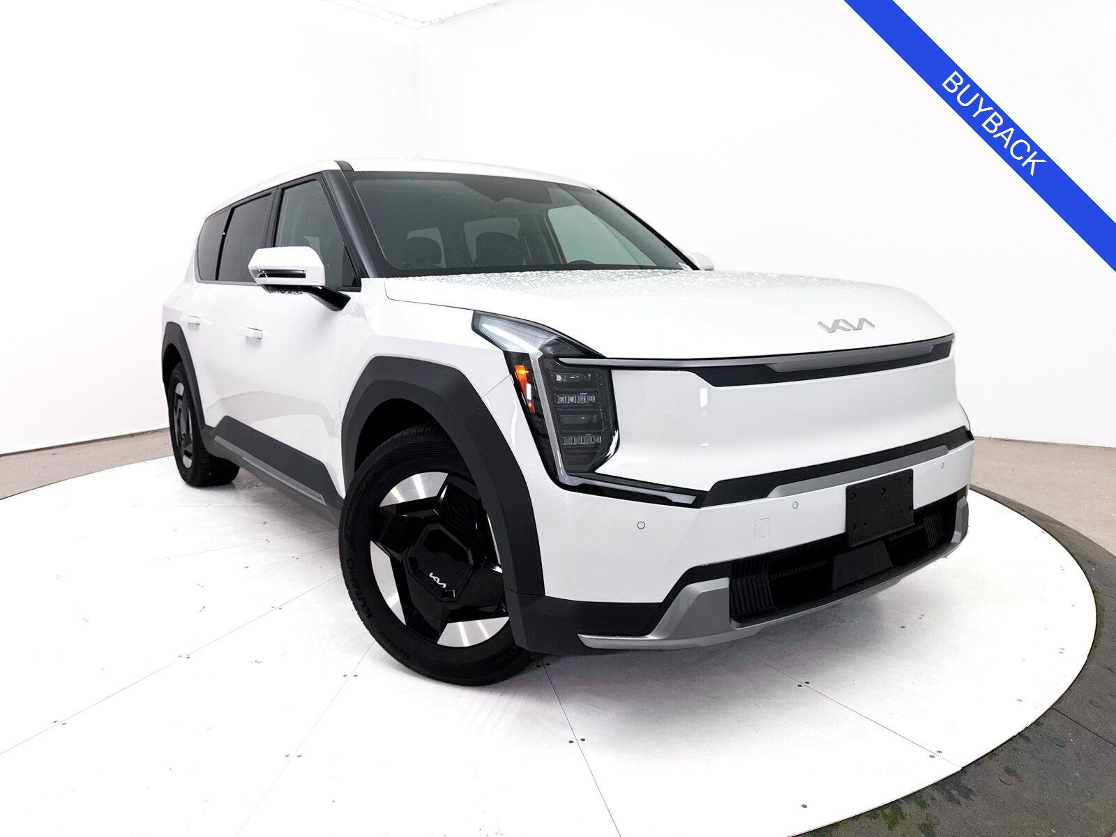 Used 2024 Kia EV9 Light Long Range RWD image 1