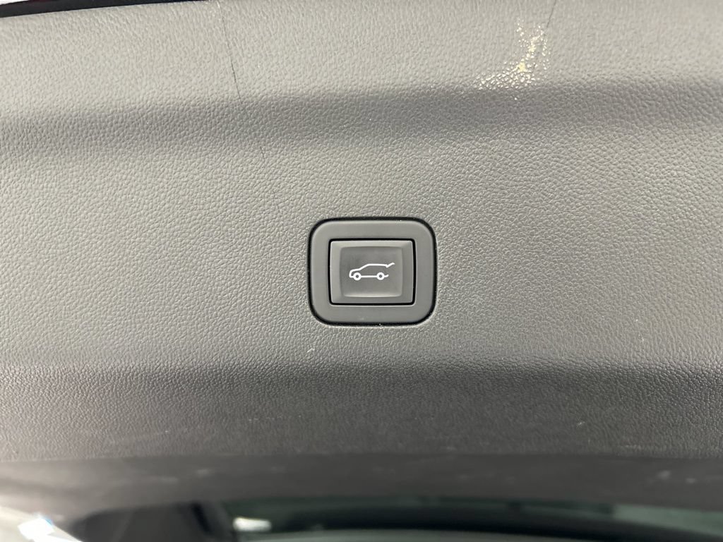 Used 2025 GMC Yukon AT4 Ultimate AWD/4WD image 37
