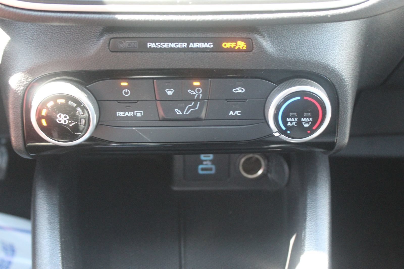 Used 2022 Ford Escape SE FWD image 35