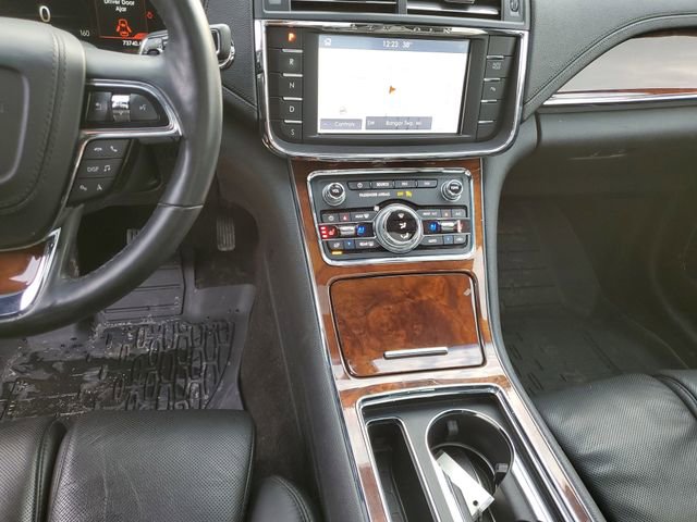 Used 2019 Lincoln Continental Select w/ Continental Climate Package image 28
