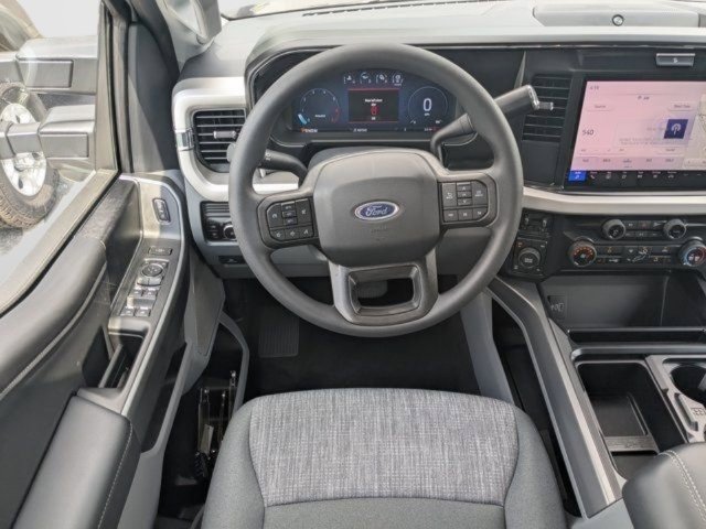 New 2026 Ford F350 XLT w/ XLT Premium Package AWD/4WD image 17