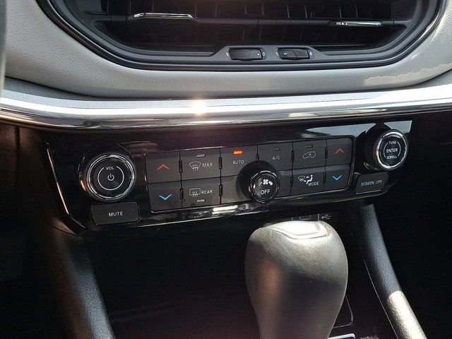 Certified 2023 Jeep Compass Limited w/ Elite Group AWD/4WD image 19